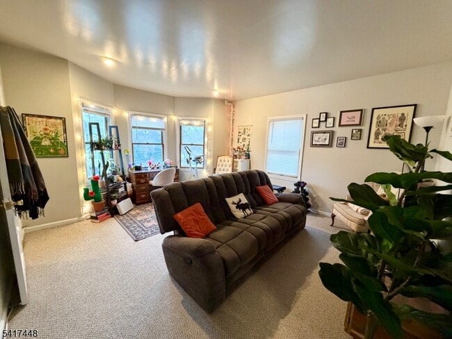 Building Photo - 33 Claremont Ave