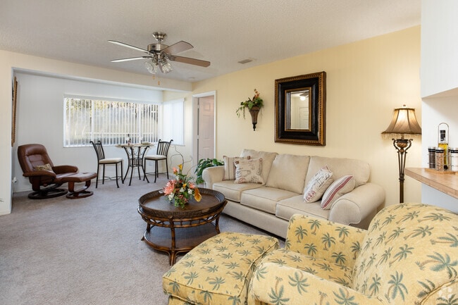 2BR, 2BA - 1,000SF