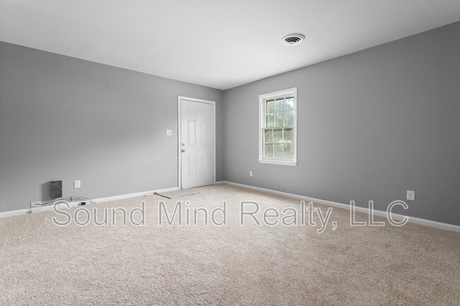 Photo - 1403 Sportsman Trail