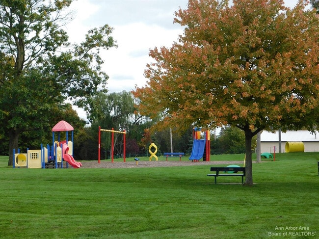 Photo - 3385 Burbank Dr