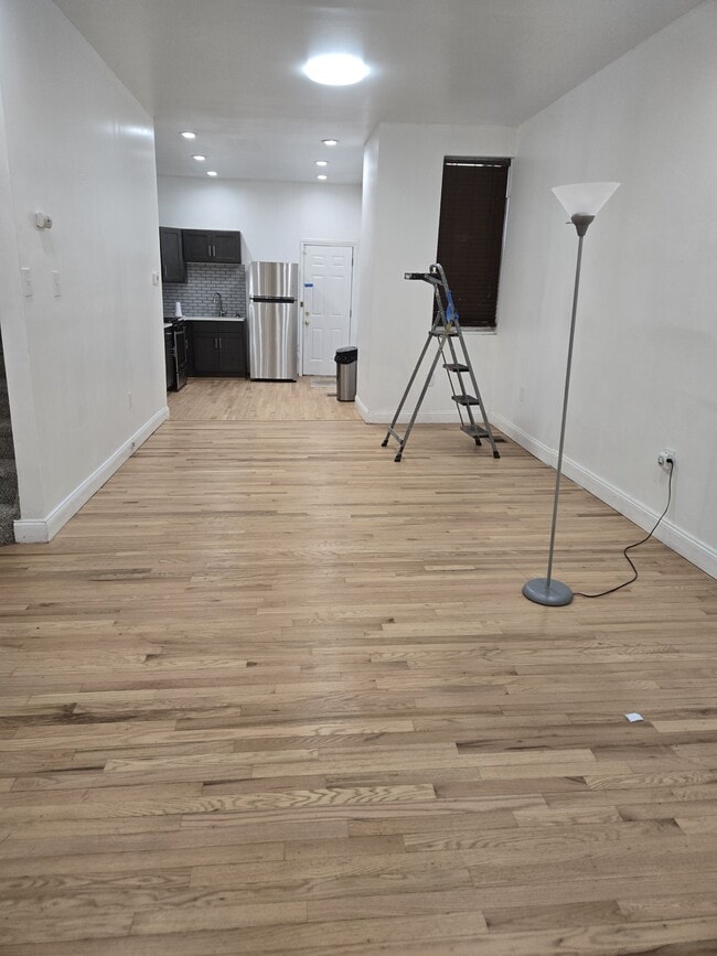 Photo - 2042 N Stillman St