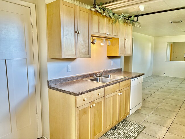 Photo - 2732 Eldridge Ave