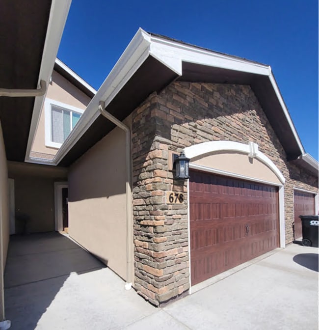 Building Photo - Live in Style! 3-Bed Northgate Villa w/ Vi...
