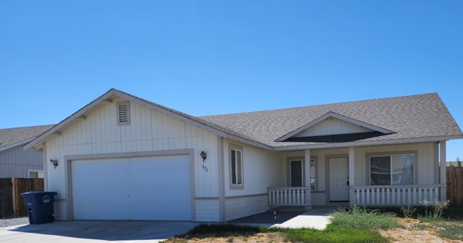 Building Photo - UPCOMING! 4bedroom home in Fallon! Schedule future tour to view home.