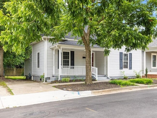 Building Photo - 524 Branch St