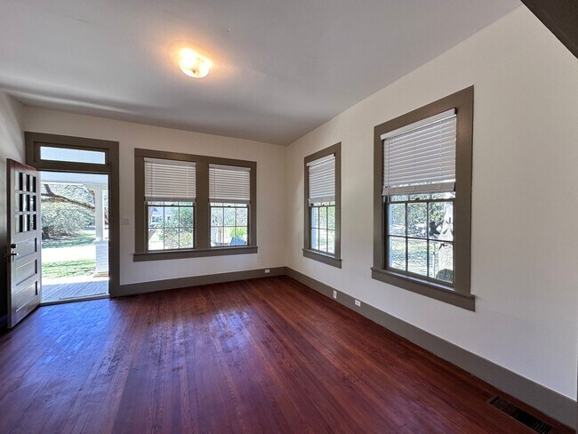 702 Fort Dale Rd