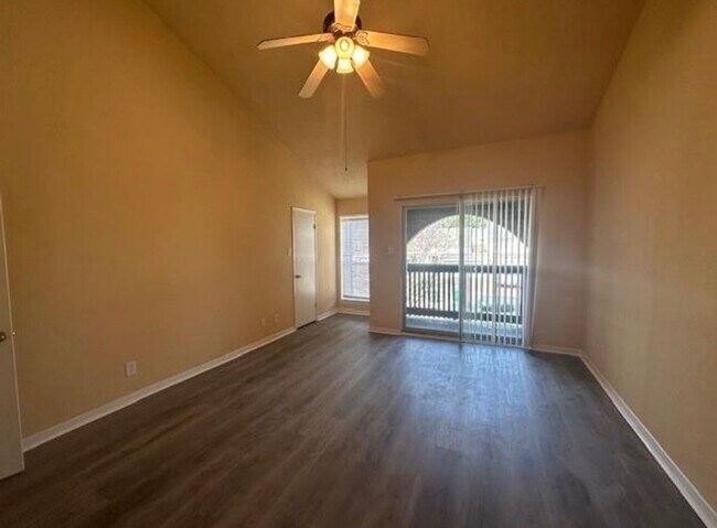 Photo - 5921 Arncliffe Dr Unidad 5921