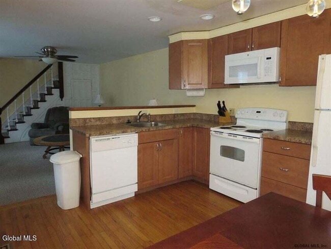 Photo - 23 George St Unit B