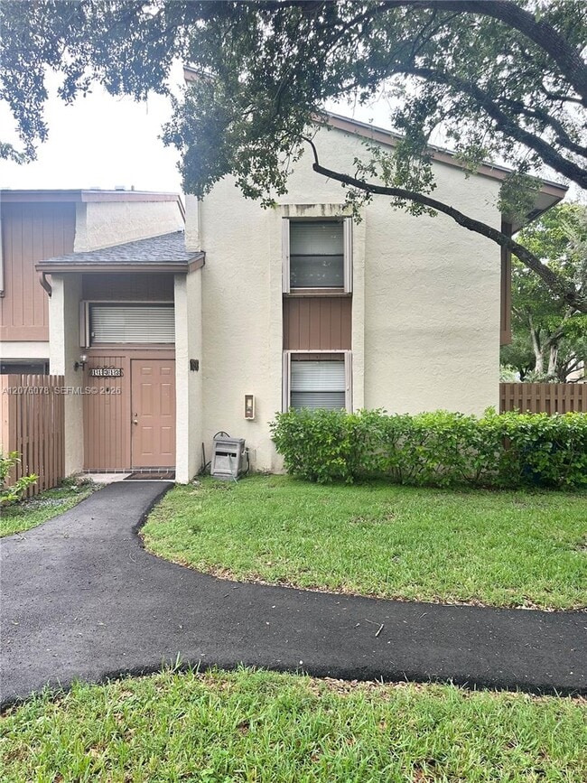 Building Photo - 11313 SW 109th Rd Unit 61-B