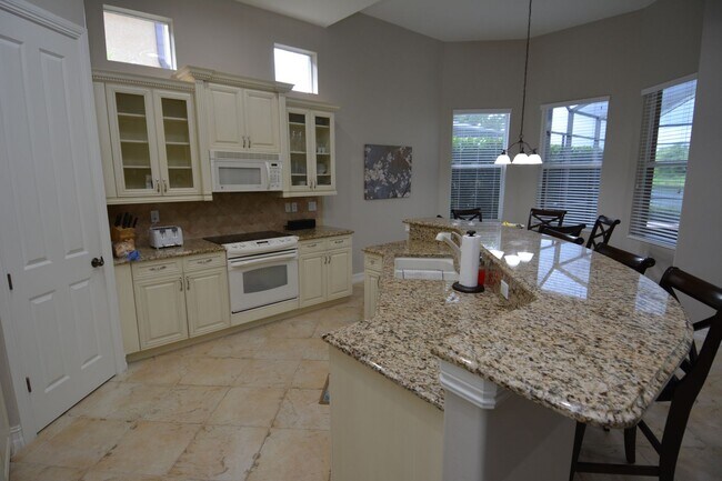 **LELY RESORT**POOL HOME**FURNISHED SEASON... - **LELY RESORT**POOL HOME**FURNISHED SEASON...