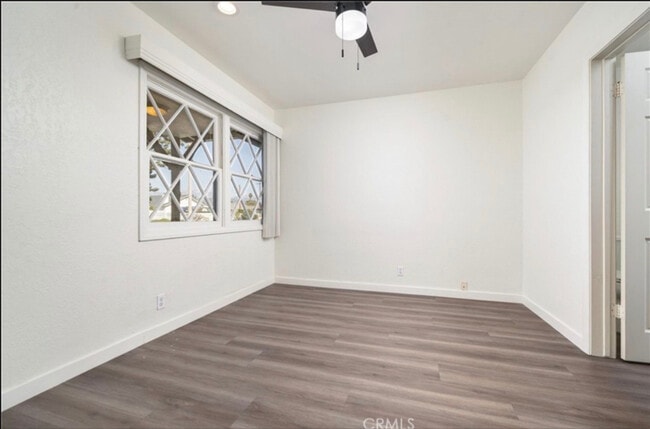 Photo - 523 Larkin Dr