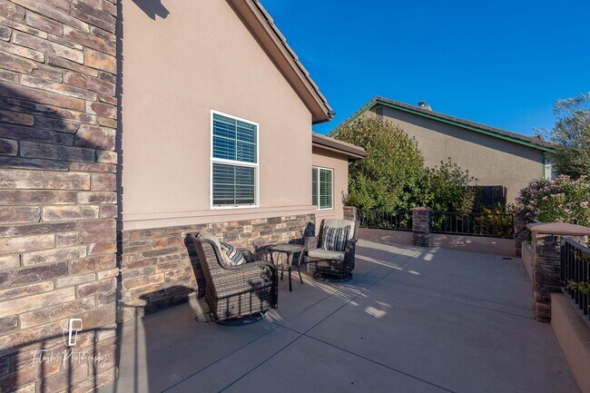 Photo - East Side with VIEWS!