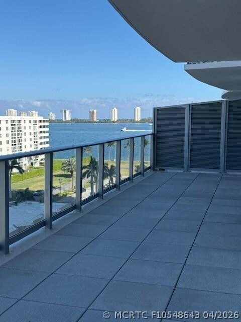220 Lake Shore Dr Unit 717
