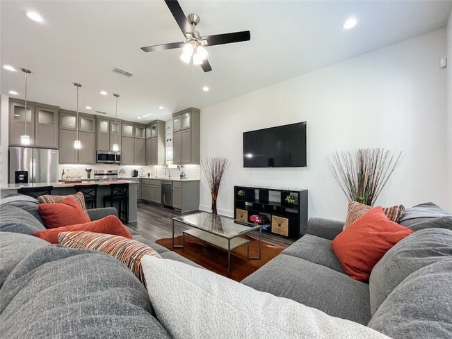 Photo - 1838 Life Ave