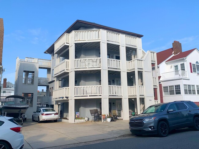 Building Photo - 104 S Frankfort Ave Unit 1 Rental