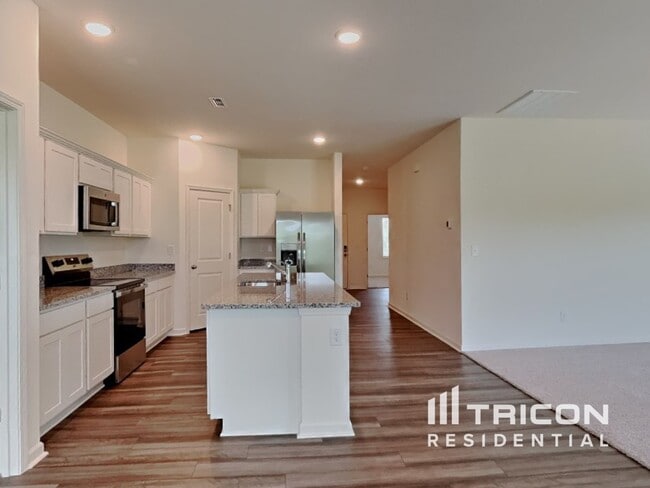 Photo - 149 Gladstone Loop