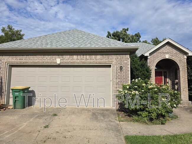 Building Photo - 1901 Hidden Creek Dr