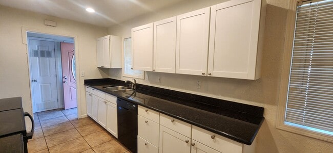 Photo - 9893003/37 Unit 9893003001