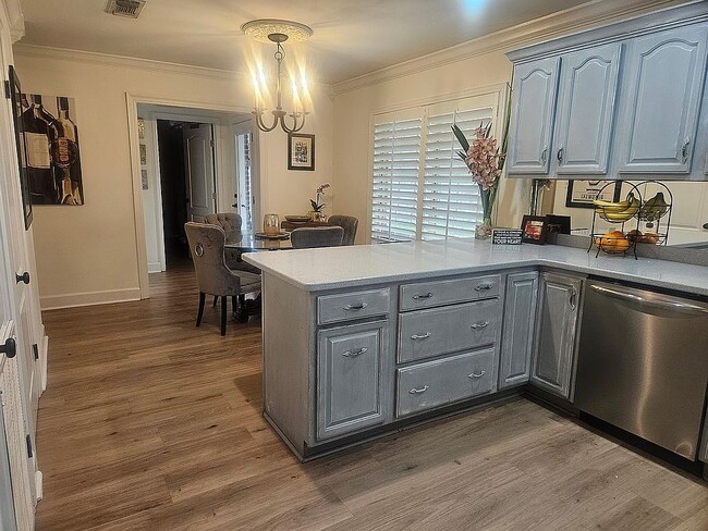 Photo - 608 Vanessa Dr