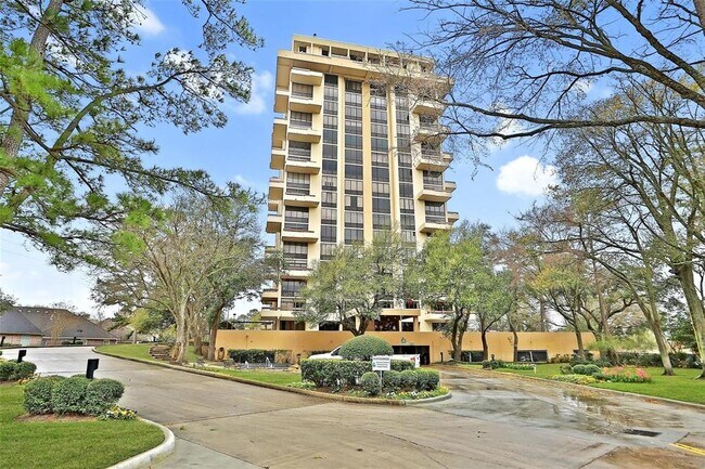 Photo - 14655 Champion Forest Dr Dr Unidad 1404 Rental