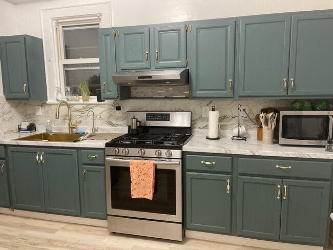 16 Hazel Pl Unit 1