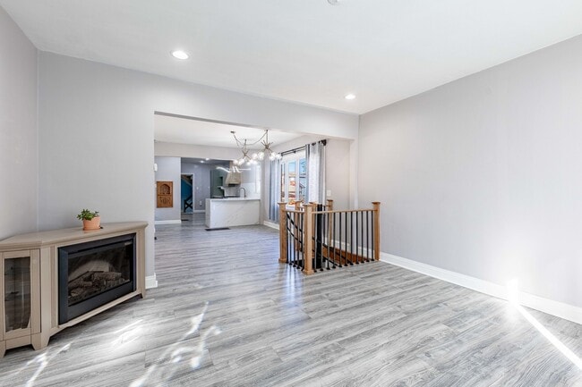 Photo - 3838 W 64th St