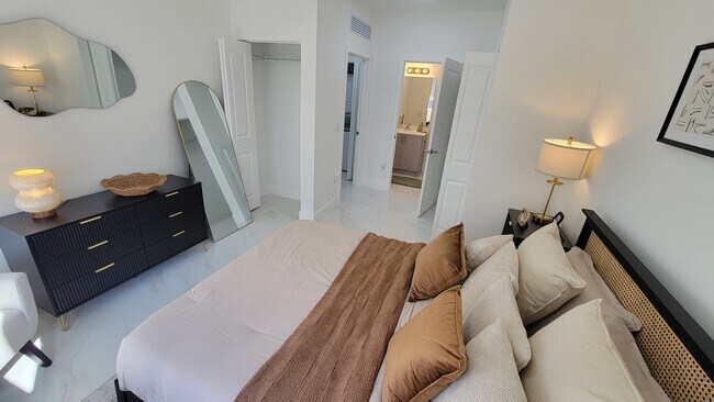 Photo - 1182 W 32nd St Unit A3