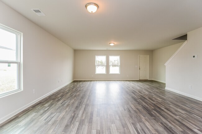 Photo - 4026 Lake Russell Dr