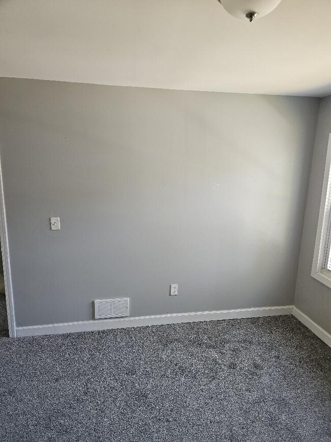 Photo - 5056 Bewick St