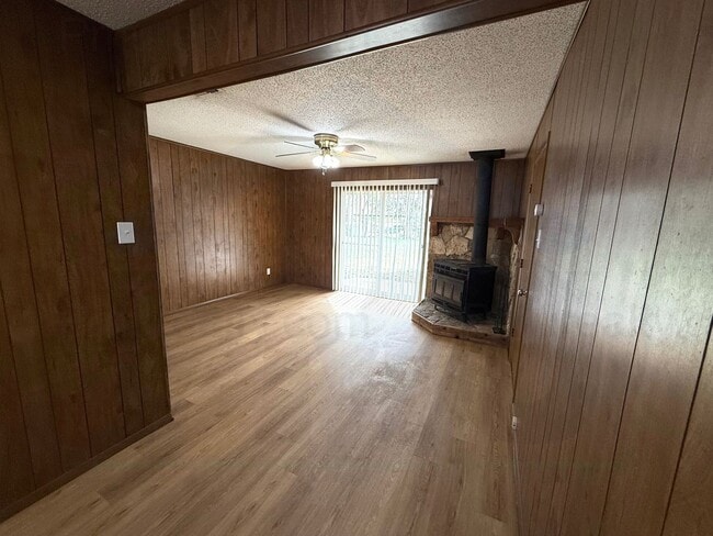 Photo - AVAILABLE NOW!!! Lovely 3-Bedroom 1.5-Bathroom in Duncanville - Two blocks from the Duncanville H...