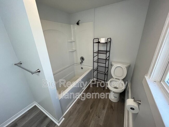 Photo - 513 Center St