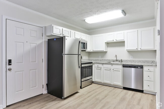 1BR, 1BA - 450 SF
