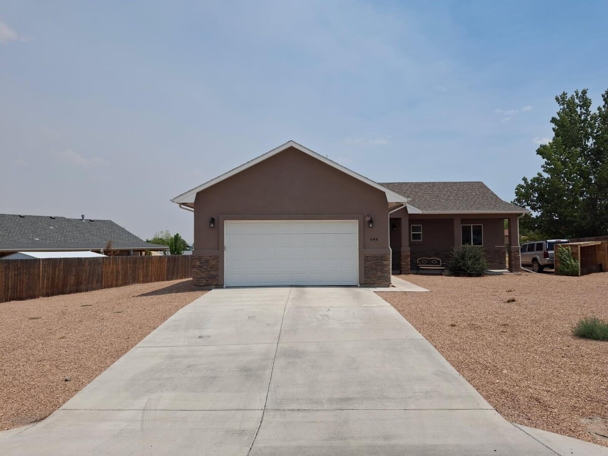 Photo - 646 S Bond Dr
