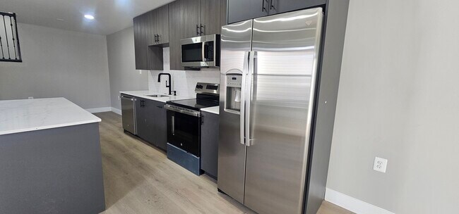 Photo - 324 South St Unit 3