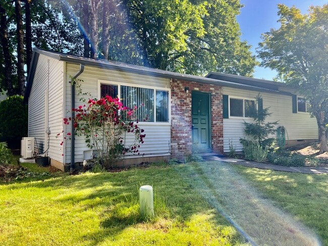 Building Photo - LOVELY DUPLEX HOME IN BEAUTIFUL SANDY, OR!! Unit #07