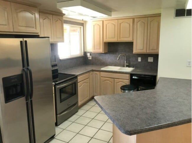 Wonderful 4 Bedroom House in Bountiful - Wonderful 4 Bedroom House in Bountiful