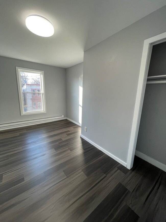 Photo - 68 Hasbrouck St Unit 3