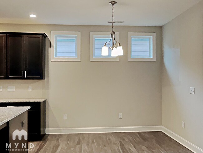 Photo - 321 Midnight Moon Dr