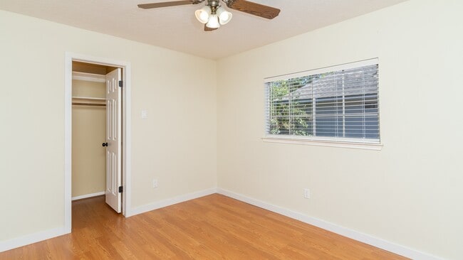 Photo - 16123 Cairngorm Ave