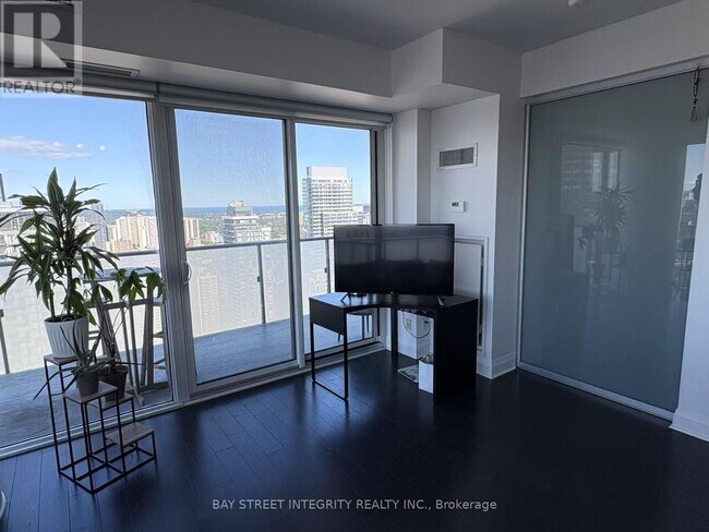 Photo - 1080 Bay St. Unit 3910