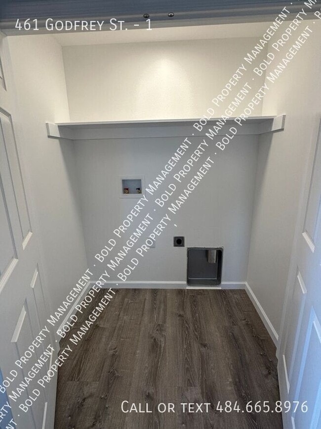 Photo - 461 Godfrey St Unit 1