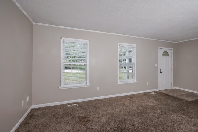 Photo - 127 Agin Way