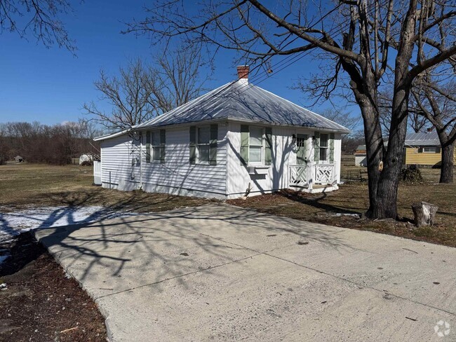 Building Photo - 1058 Fleeburg Loop Rental