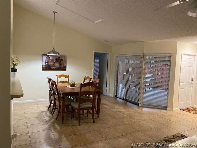 13825 Yarmouth Dr