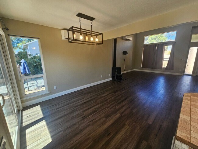 Photo - 19055 Ravenhill Rd