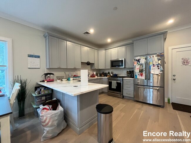 Building Photo - 32 Cummins Hwy