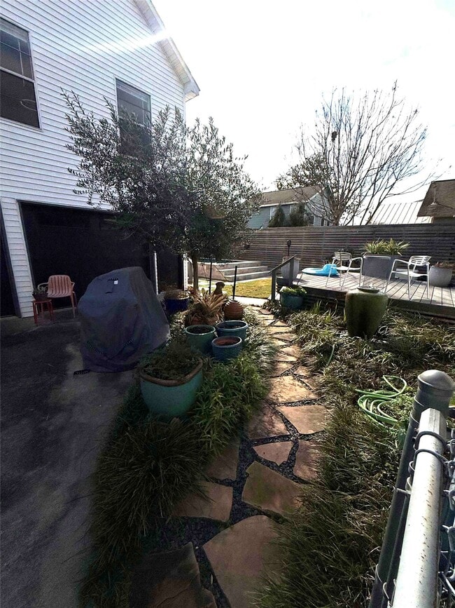 Photo - 618 E 16th St