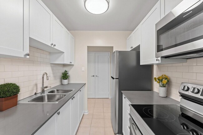 Photo - Sandpiper Apartments