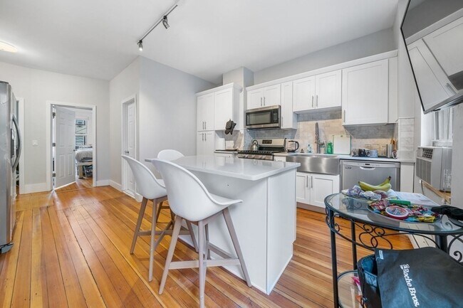 Photo - 71 Webster St Unit 2