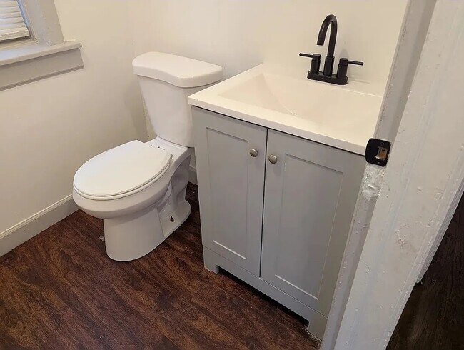 Photo - 7545 S May St Unidad 3